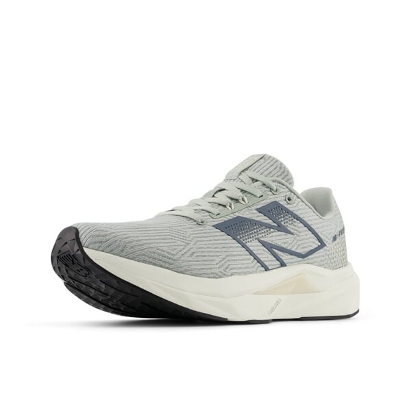 NEW BALANCE FuelCell Propel V5