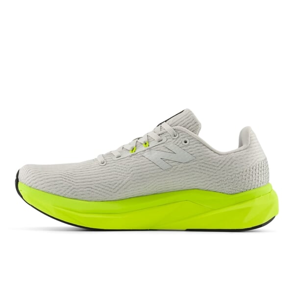 NEW BALANCE FuelCell Propel V5