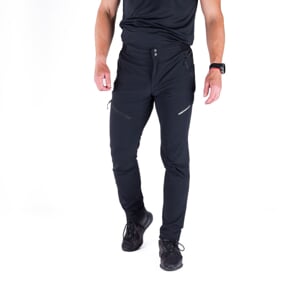 Black/black